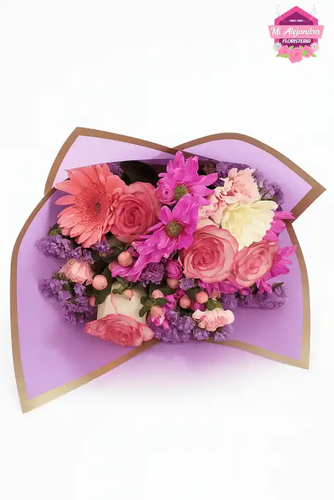 Bouquet Rosado Con Toques De Color