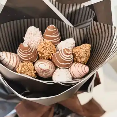 Iconic Bouquet 15 Fresas