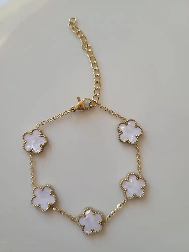 Pulsera Trébol Estilo Van Cleef Blanca