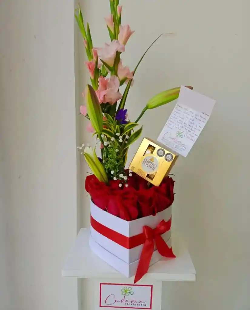 Caja Con Arreglo Floral Y Chocolates