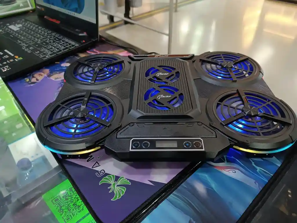 Base Refrigerante J&r Gaming Rgb Ventiladores Graduables Y Altura Graduable