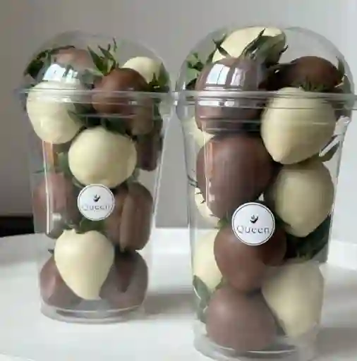 Vaso De Fresas Y Chocolate
