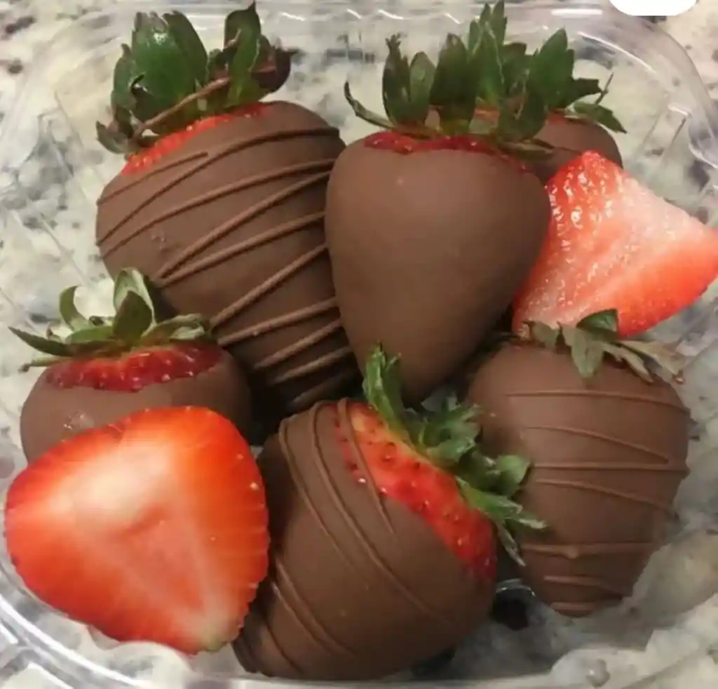 Vaso De Fresas Y Chocolate