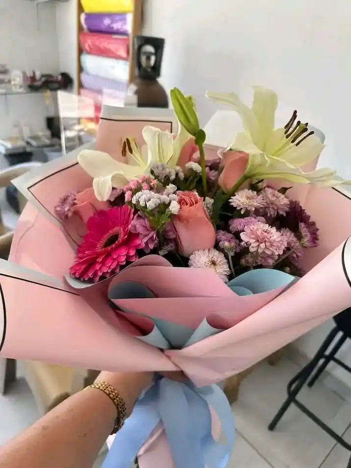 Bouquet Rosas Lirios