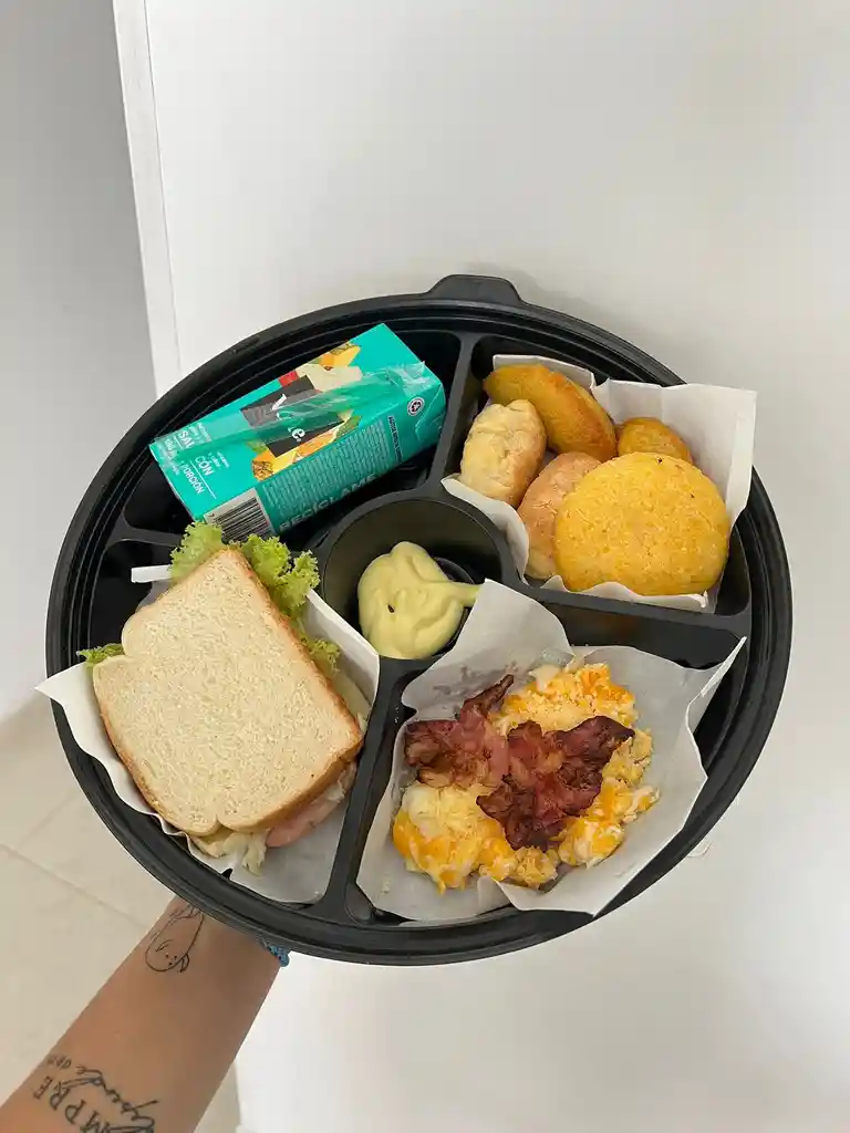 Bandeja Desayuno Sencillo