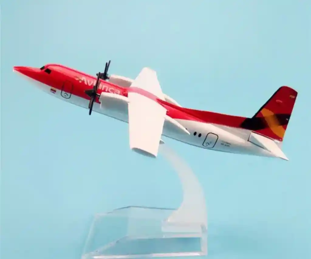 Avion Pequeño Metalico Acero Coleccionable De Avianca Fk-50 16cm