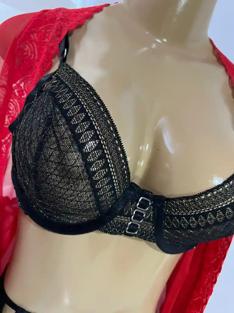 Set Robertta Ng