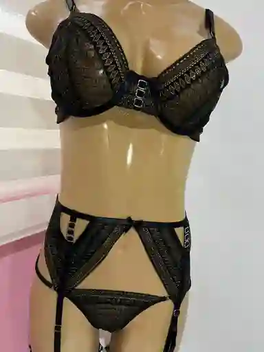 Set Robertta Ng