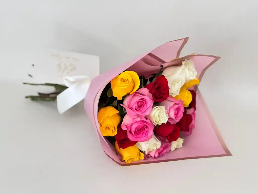 Bouquet De 12 Rosas Surtidas Tipo Exportacion.