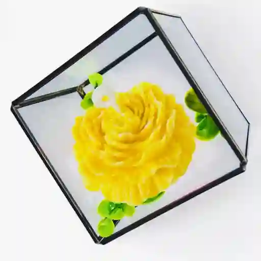 Regalo Especial La Princesa Con Vela De Rosa Amarilla En Cupula De Vidrio - Feliz Dia - Feliz Cumpleaños - Amor Y Amistad - Flores Amarillas