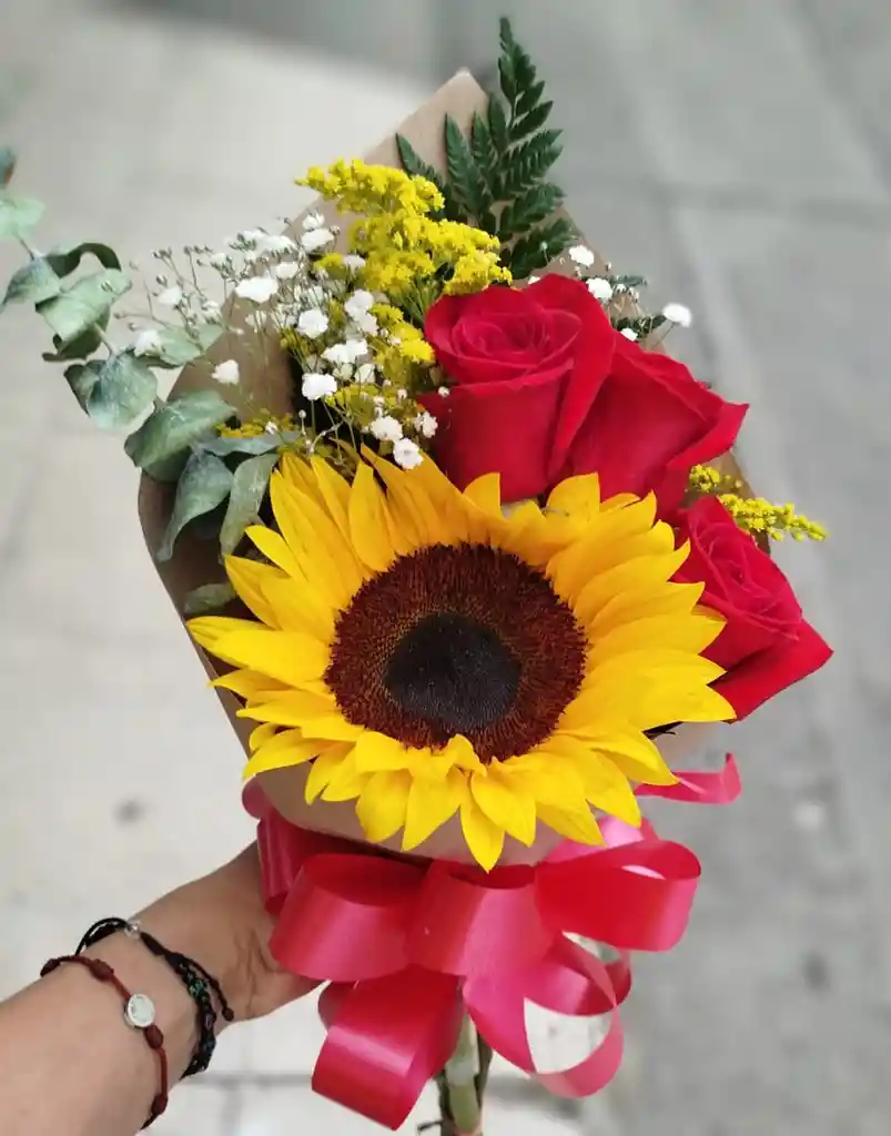 Girasol Y 3rosas Rojas