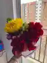 Caja De Rosas Y Girasoles