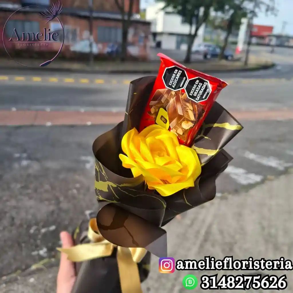 Bouquet De Rosa Eterna Amarilla + Jumbo 90gr