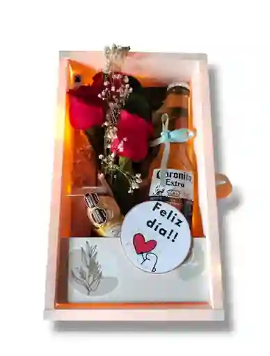 Caja Con Luces, 3 Unidades Rosas , Coronita 210 Ml ,chocolates X 3.