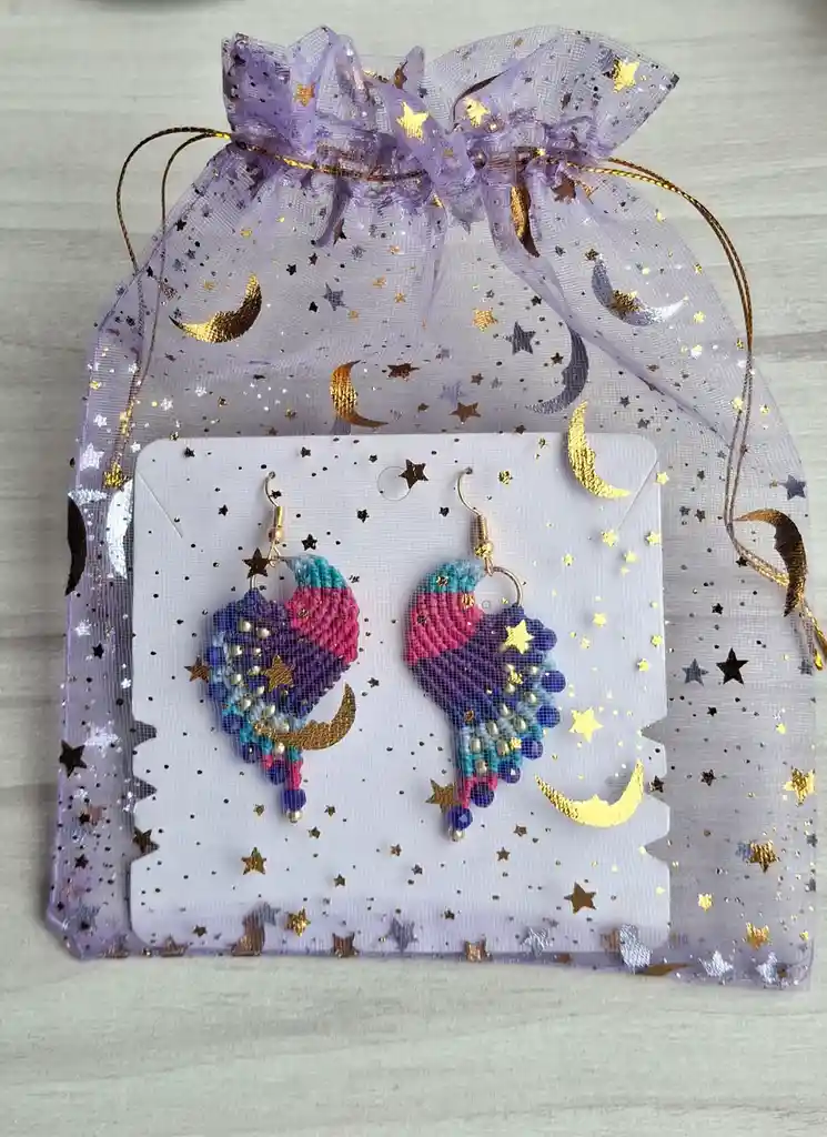 Aretes Alitas, Pavo Reales, Alas De Ángel En Micro Macramé, Polvo De Estrella