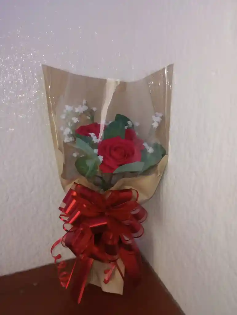 Ramo De Rosas Eternas