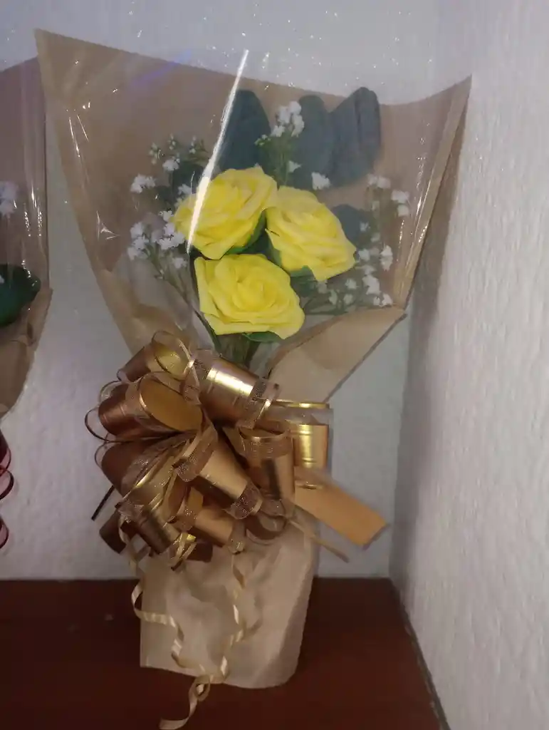 Ramo De Rosas Eternas