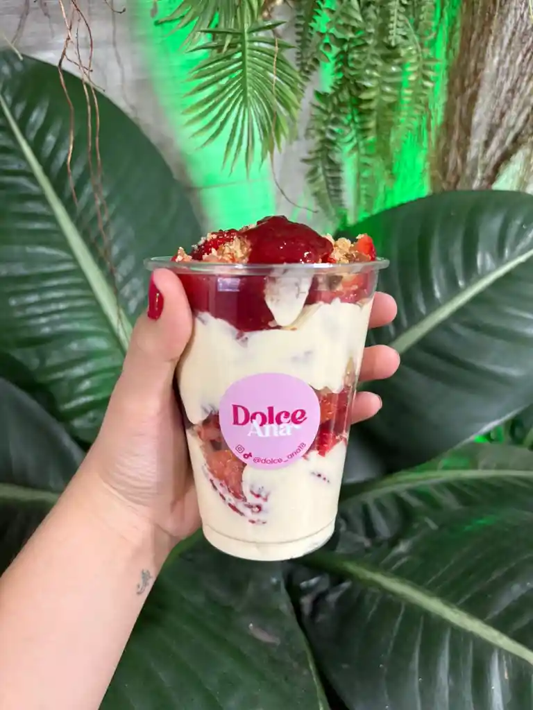 (16 Oz) Fresas Con Crema | Crumble, Mermelada Y Caramelo