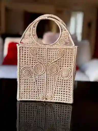 Bolso En Palma De Iraka