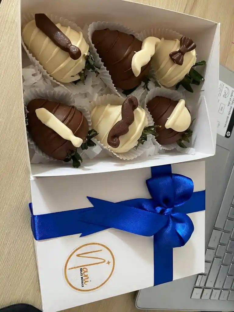 Caja 6 Fresas Motivo Hombre