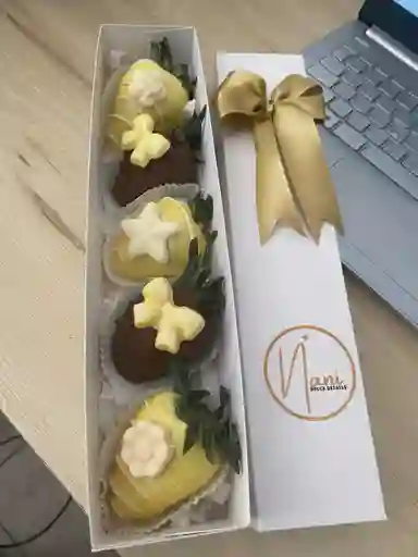 Caja De Fresas Por 5und Color Pastel