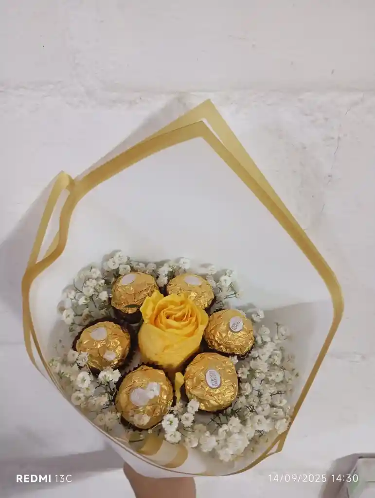 Bouquet Ferrero Amarillo