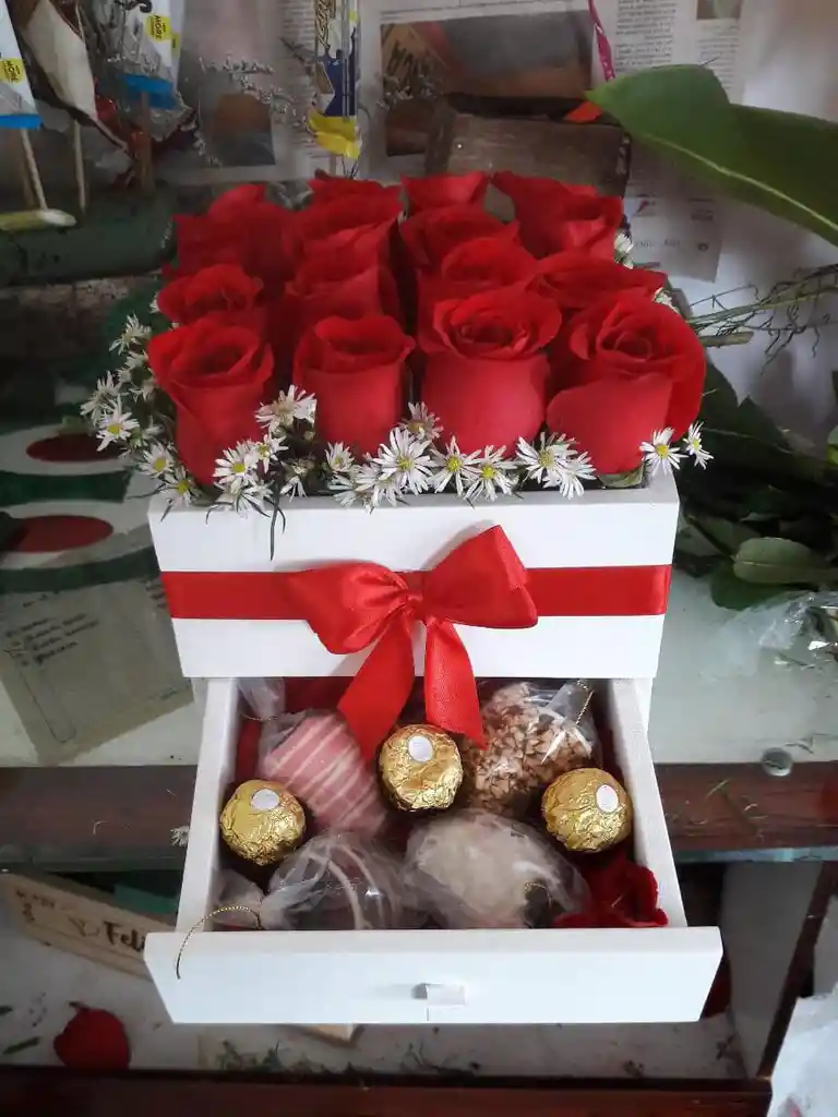 Caja De Rosas
