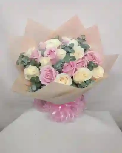 Rosas Blancas Y Rosadas
