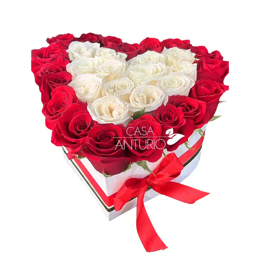 Arreglo Corazón En Rosas Rojas Y Blancas