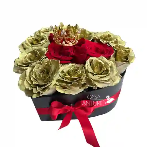 Corazón De Rosas Doradas Y Corona