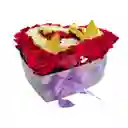Corazón De Rosas Rojas, Blancas Y Mariposas