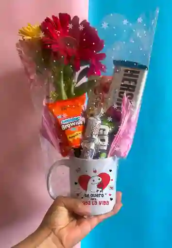 Mug Para Pareja Con Gerbera Y Dulces