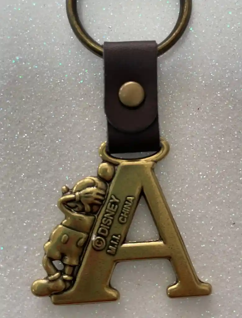 Llaveros De Metal Disney Con Iniciales💖