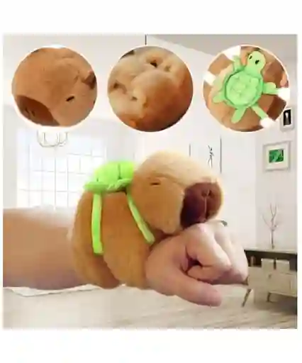 Pulsera De Peluche Capibara Con Mochila Tortuga