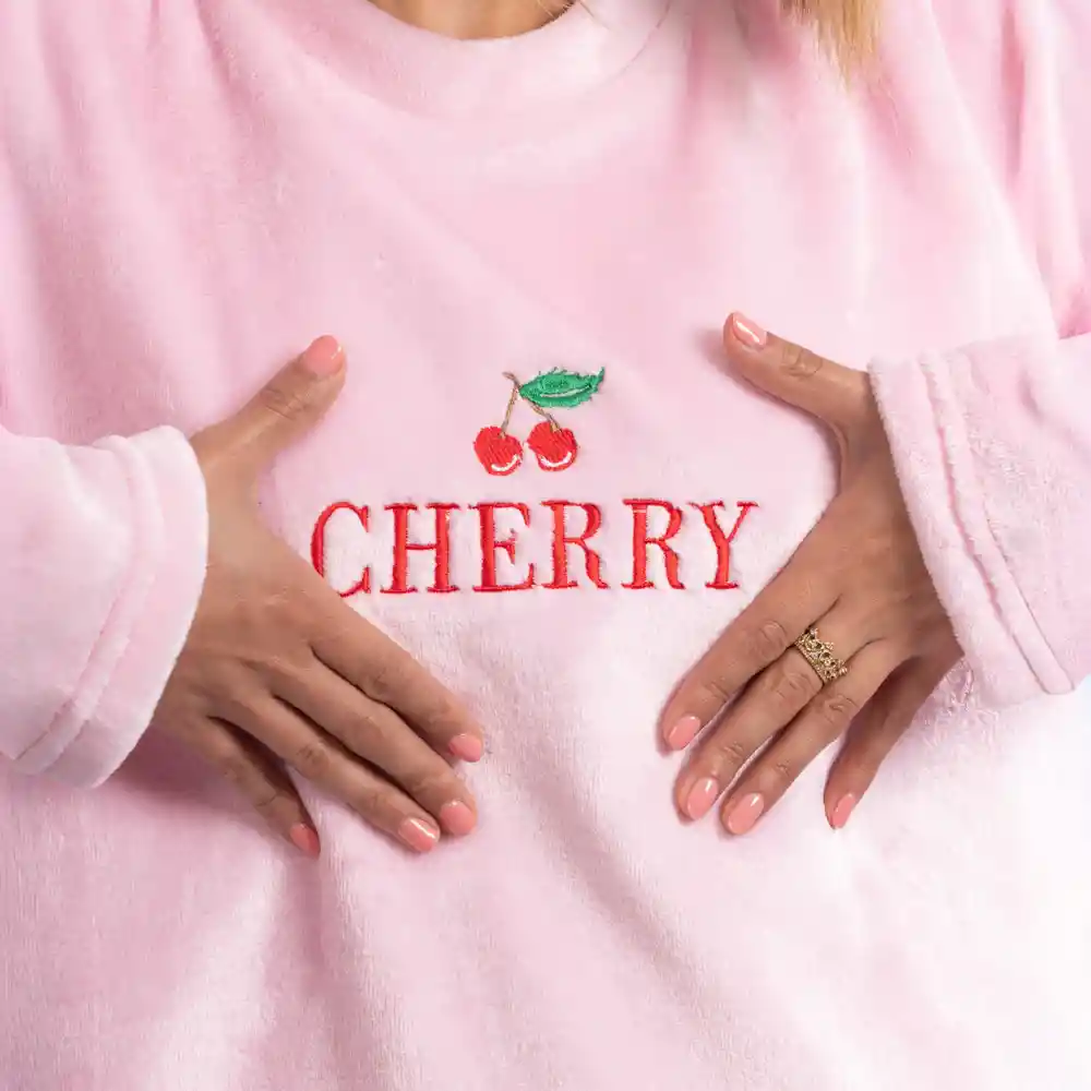 Pijama Térmica Bordada De Cherry. Talla S Rosado
