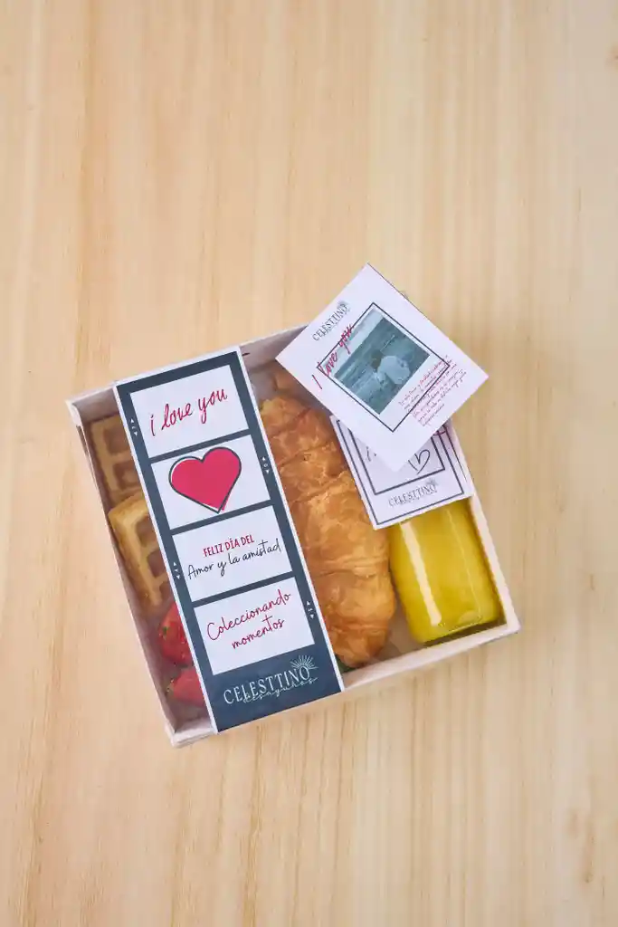 Ancheta Económica Box Amor Y Amistad Elegante En Cajita, Dulces, Jugo de naranja.