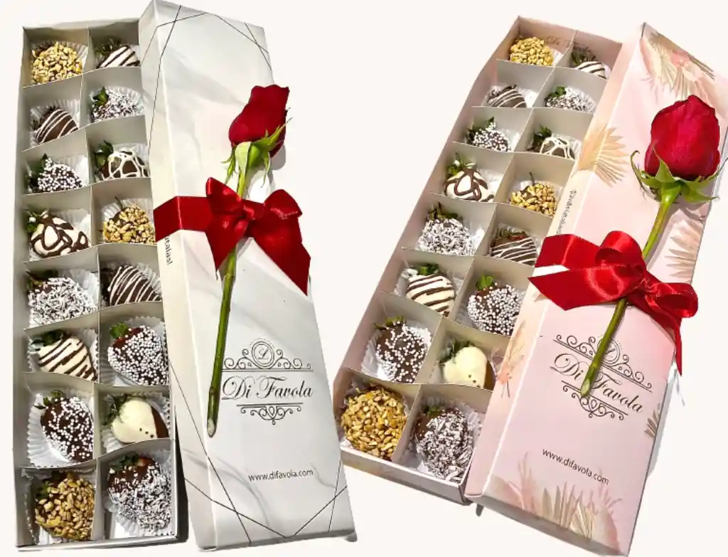 Fresas Con Chocolate. Detalle De Amor Y Amistad. Caja Rosada X 16 Fresas Y Toppings