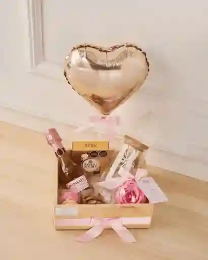 Ancheta Elegante Con Globo, Vaso Vidrio, Champagne, Ferrero Rocher Y Rosa Preservada.