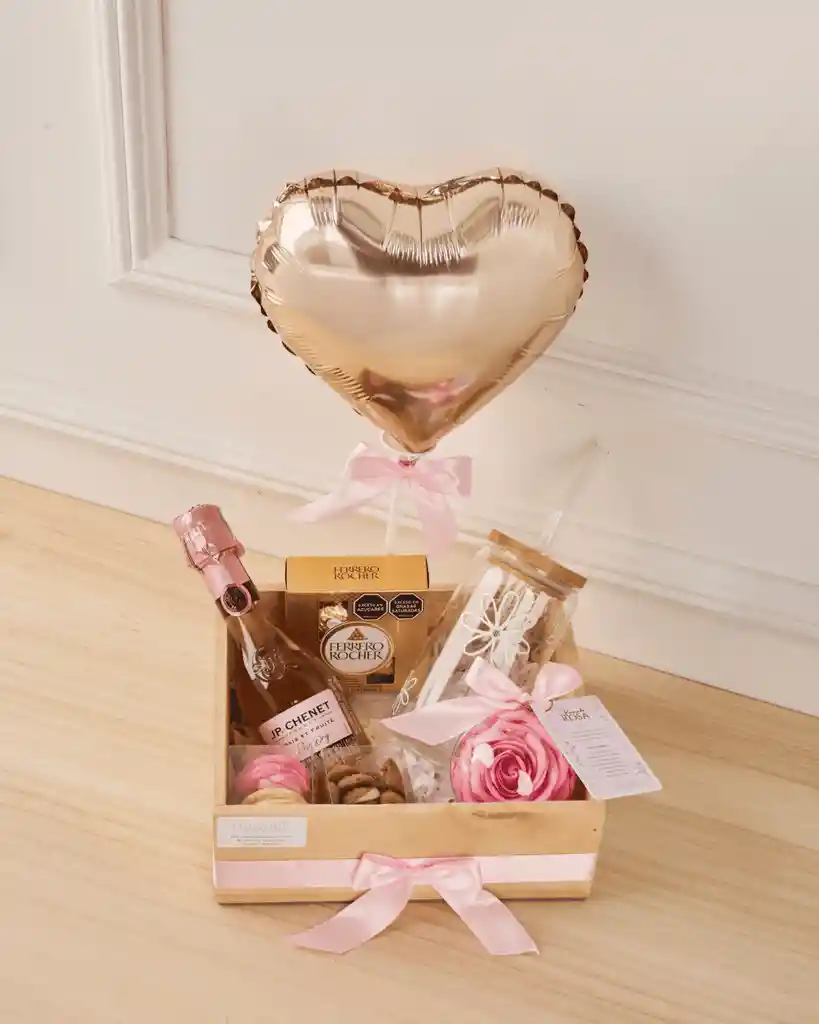 Ancheta Elegante Con Globo, Vaso Vidrio, Champagne, Ferrero Rocher Y Rosa Preservada.