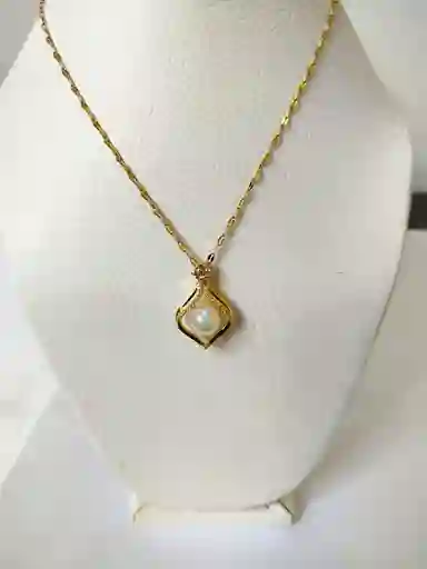 Cadena Dorado Perla Blanca