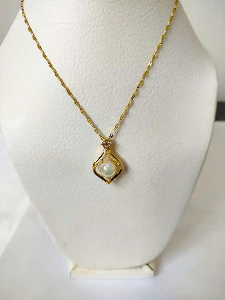 Cadena Dorado Perla Blanca