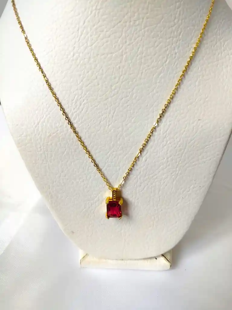 Cadena Dorado Piedra Rubí