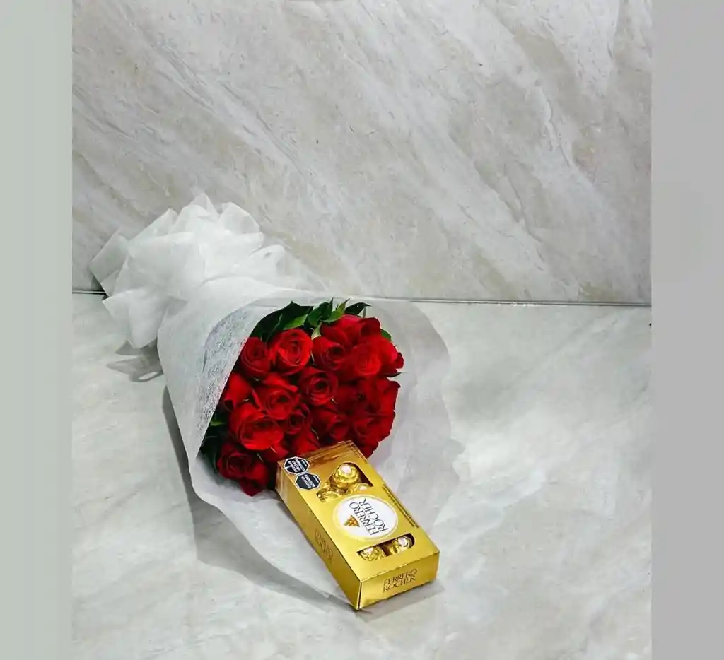 Bouquet De Rosas