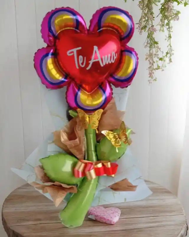 Rosa Roja Solitaria Amor Eterno