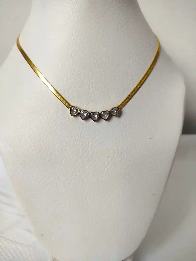 Collar Dorado Serpiente Piedra Blanca