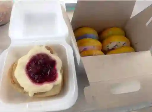 Combo 2: Caja De 12 Minidonitas + Un Rol De Canela