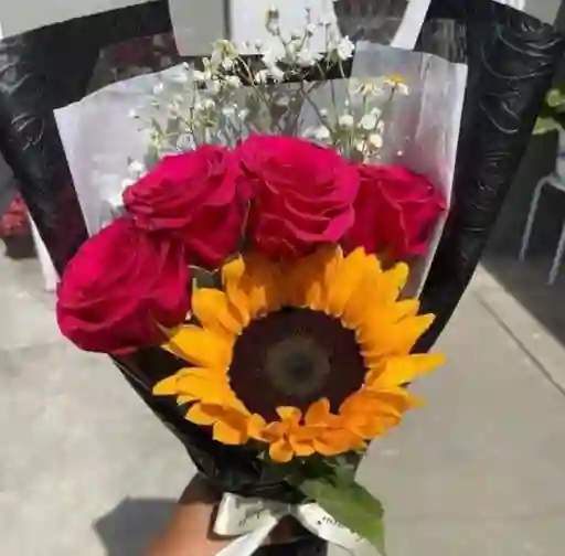 Ramillete Rosa Y Girasoles