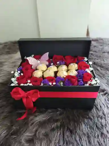 Caja De Rosas Con Chocolates
