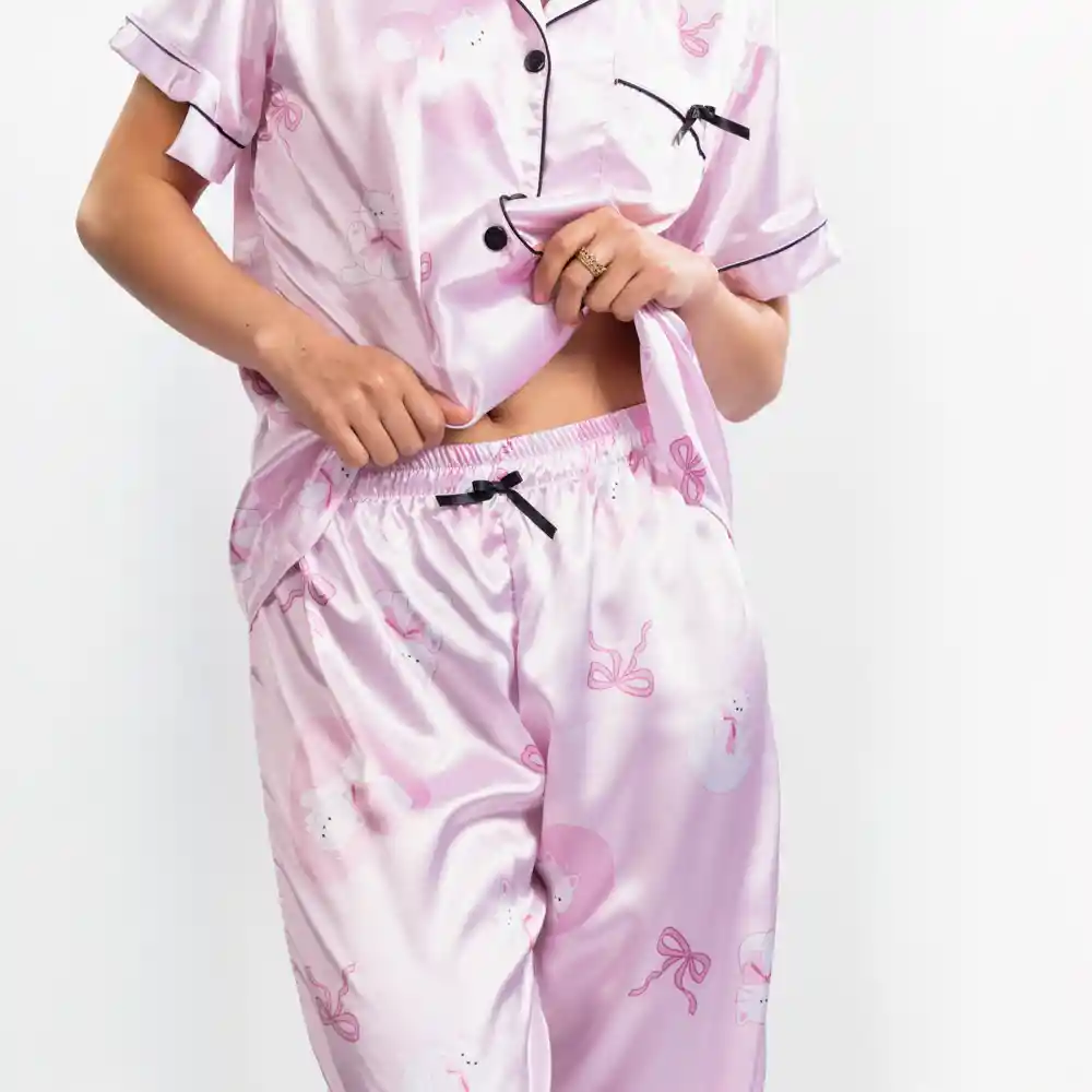 Pijama Tres Pieza Satinada De Gatos, Talla M