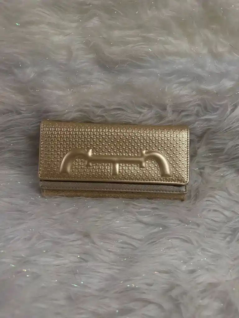 Billetera Mujer Grande Color Dorado Mujer Con Textura- Ancho 20cm X Largo 11cm Monedero